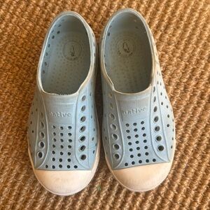 Light blue natives size 9